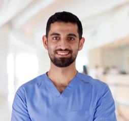 دكتور / مؤمن خالد