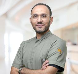 احمد سمير  - زراعة الأسنان