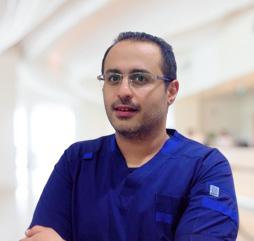 الدكتور / احمد محي الدين المسيري - طبيب اسنان عام 